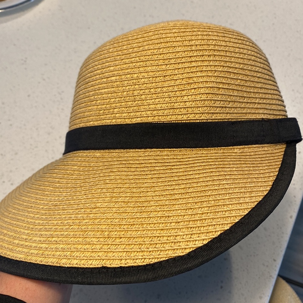 Woman's Half Brim Fashion Hat Retro Style Paper open back ponytail hair safe